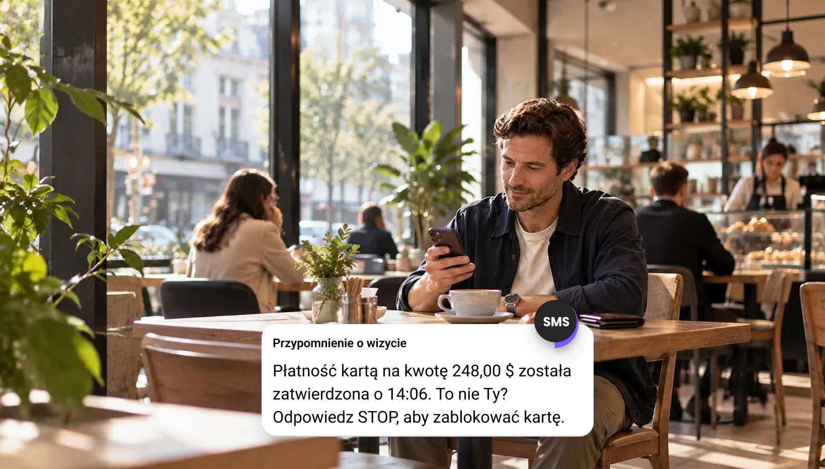 Klient wpisujący jednorazowy kod SMS w celu weryfikacji nowego konta
